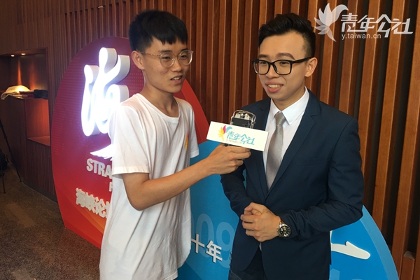 1109553359093918.jpg 清華大學(xué)材料學(xué)院的在讀研究生何秉倫接受蔡育璋采訪_副本.jpg