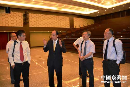 �����������L����ɭ�����F(tu��n)�ɆT��B��r