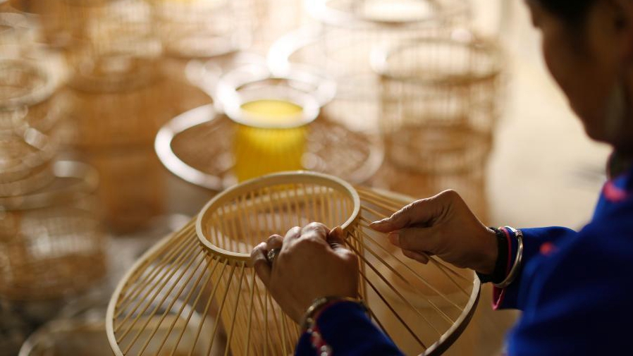 �s����ɫ���� ���������Ј�