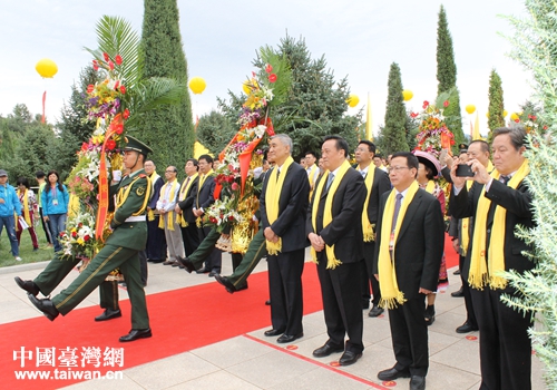 ���I���@