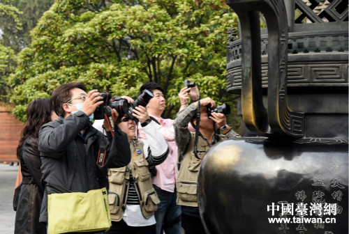 �ɰ���ý�w�Ļ�����Ѕ��L�F(tu��n)���L(f��ng)��Ӱ