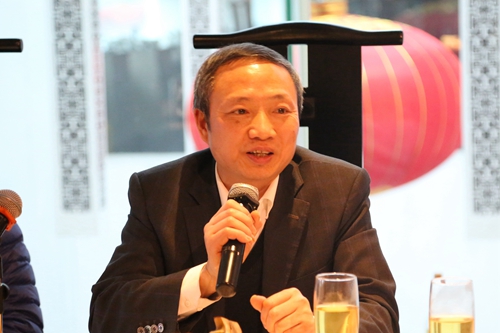 四川省臺辦主任周敏謙在交流會上發言 四川省臺辦主任周敏謙在交流會上發言