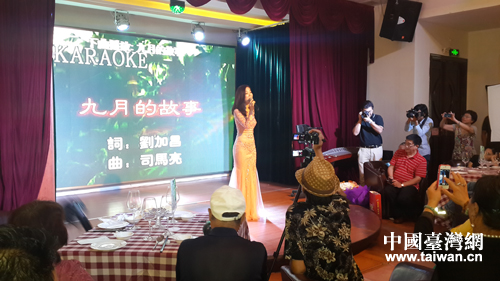 ���µĹ��£��cС�������w������龉�͐����һ��