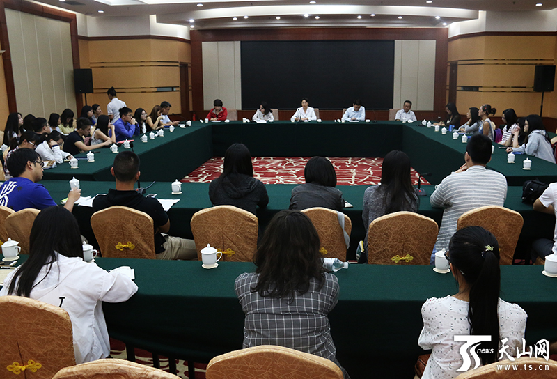 臺灣青年學生交流參訪團赴疆 促進文化交流 臺灣青年學生交流參訪團赴疆 促進文化交流