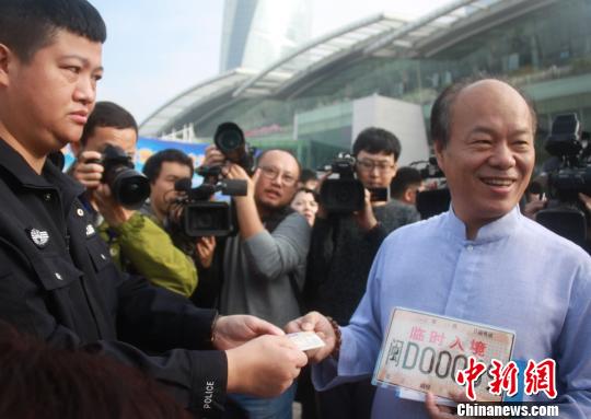 14�����磬62λ�_�����{܇�єy10��܇�v�ˡ����h(yu��n)֮�ǡ��͝L݆���_(d��)�B�T���H�]݆���ģ������_ʼ���}���{�Ρ��D���_��܇���ڬF(xi��n)�������k���R�r(sh��)�{�պ�܇�ơ���ꐐ� �z