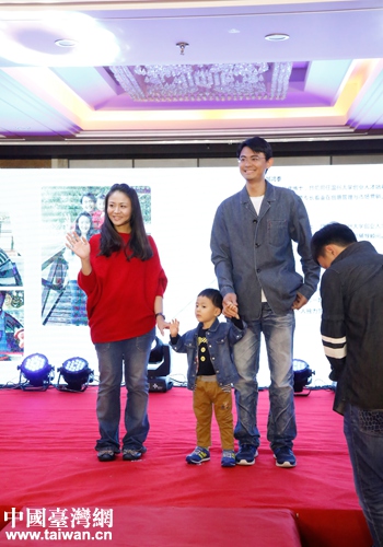 “兩岸青年夫妻文化節(jié)”活動(dòng)現(xiàn)場(chǎng) “兩岸青年夫妻文化節(jié)”活動(dòng)現(xiàn)場(chǎng)