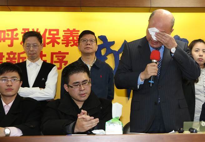 民進黨綠色恐怖惹民怨 蔡英文外出遭統"獨"兩派雙面夾擊 民進黨綠色恐怖惹民怨 蔡英文外出遭統"獨"兩派雙面夾擊