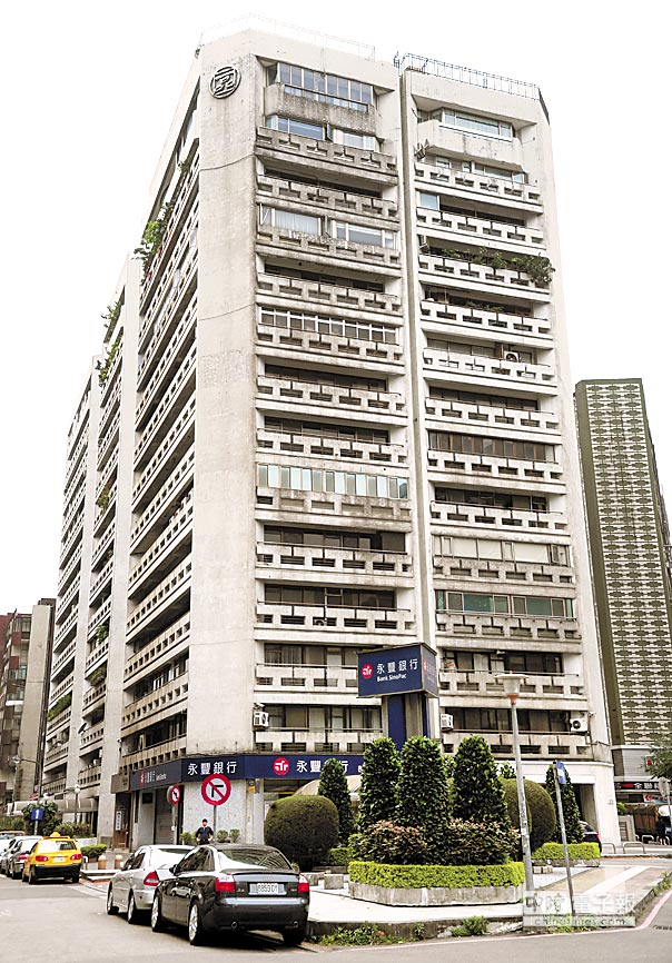 �B���İ��һƷ��B���c��ĸͬס