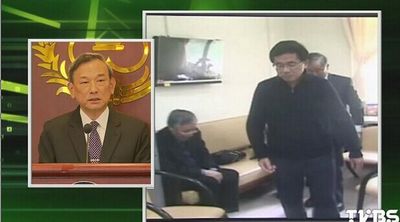 陳水扁獲準保外就醫(yī) 獄方幫忙打包行李(圖) 陳水扁獲準保外就醫(yī) 獄方幫忙打包行李(圖)