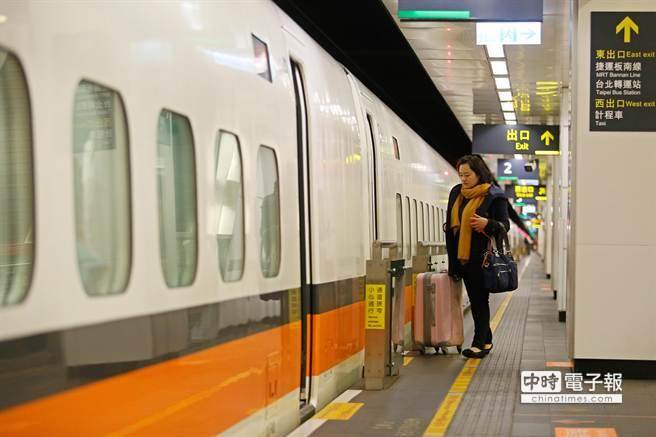 臺灣“交通部長”接受慰留,推動當局接管高。(臺媒圖) 臺灣“交通部長”接受慰留,推動當局接管高。(臺媒圖)