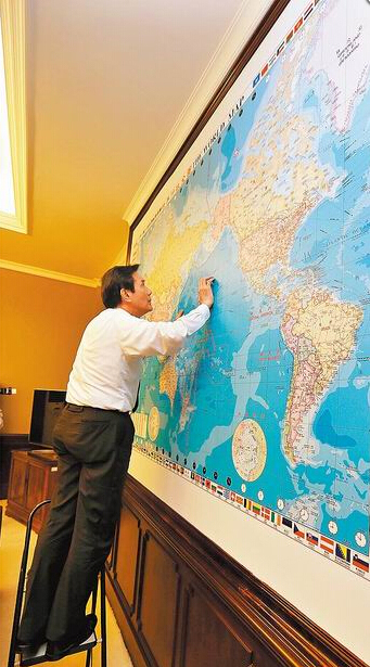 馬英九看地圖 馬英九看地圖