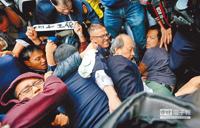 臺勞工將"一戰到底"打破民進黨忽視勞工訴求的魔咒 臺勞工將"一戰到底"打破民進黨忽視勞工訴求的魔咒