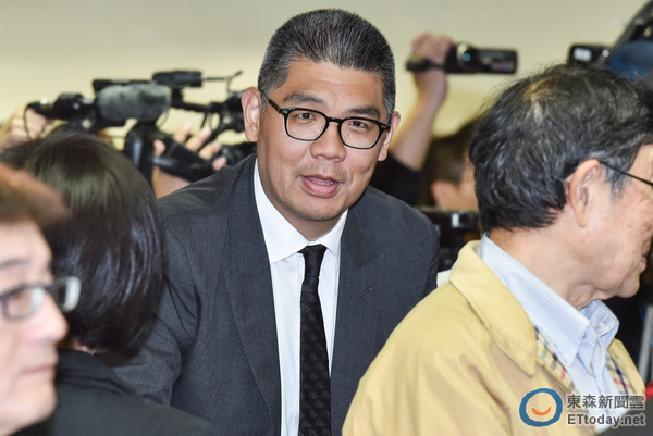 連勝文發文批柯文哲"香港無聊說":見識短淺令人驚訝 連勝文發文批柯文哲"香港無聊說":見識短淺令人驚訝