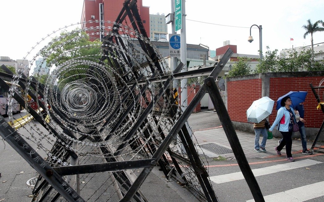 �_ý�l���S��Ӣ��:��"����СӢ"ָ؟����,��Ц��!