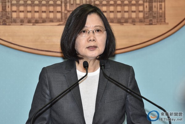 蔡當局前瞻建設(shè)狂投8800億 經(jīng)濟效益報告只有2張A4紙 蔡當局前瞻建設(shè)狂投8800億 經(jīng)濟效益報告只有2張A4紙