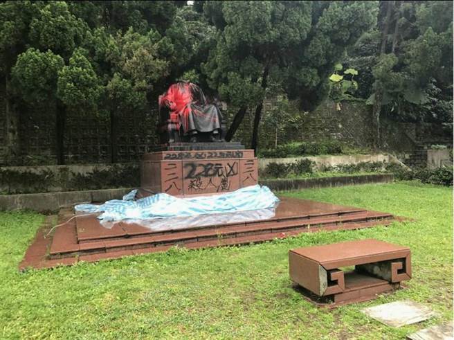 “你砍這頭我砍那頭”臺學(xué)者:寶島已成“亞洲砍城” “你砍這頭我砍那頭”臺學(xué)者:寶島已成“亞洲砍城”