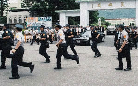 ͣ�n��ʲô�� ��Ӣ���������ӰƬ�ع�