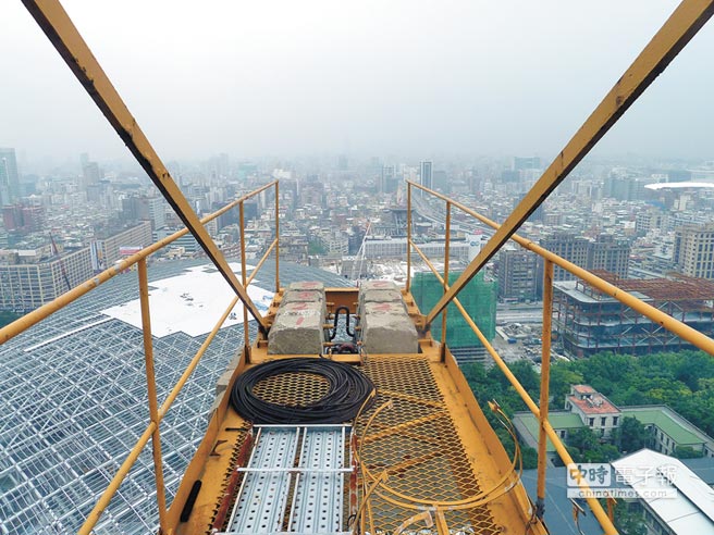 臺(tái)北大巨蛋工程防護(hù)措施輕忽 至少罰102萬(圖) 臺(tái)北大巨蛋工程防護(hù)措施輕忽 至少罰102萬(圖)