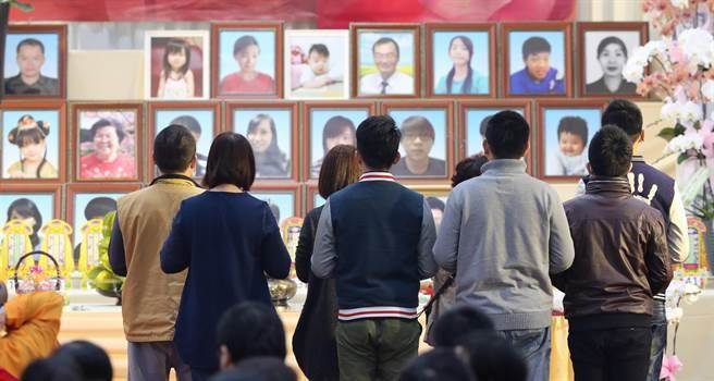 �_������������