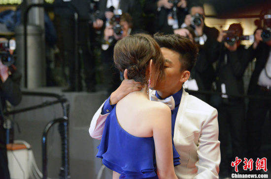 起底王寶強婚姻:戛納紅毯求婚 曾否認(rèn)前妻圖錢 起底王寶強婚姻:戛納紅毯求婚 曾否認(rèn)前妻圖錢