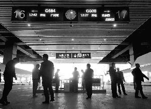 動車禁煙普速列車為何不禁煙? 鐵路部門回應 動車禁煙普速列車為何不禁煙? 鐵路部門回應