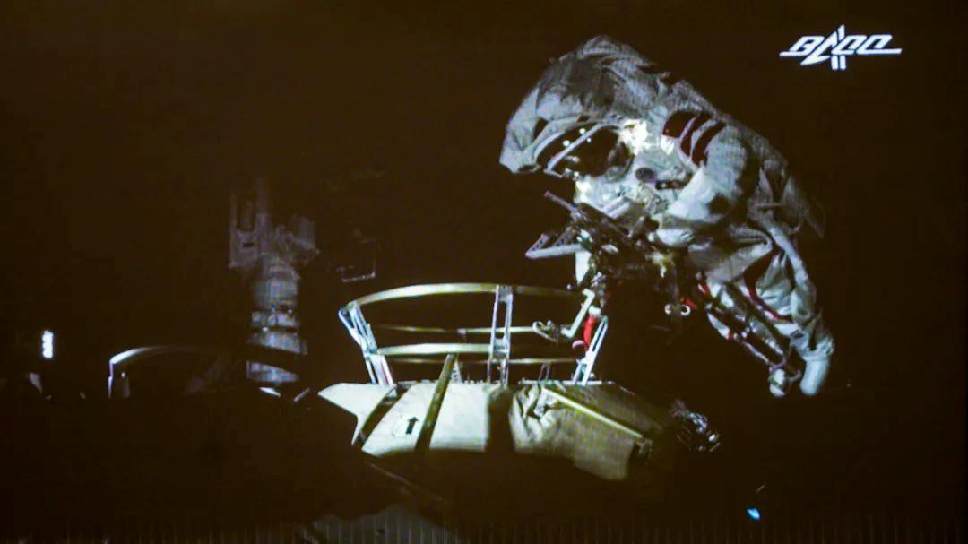 �¾���13��Ԓ�x��13λ���w��Ӣ�ۡ��͟o�������˵�ĬĬ����