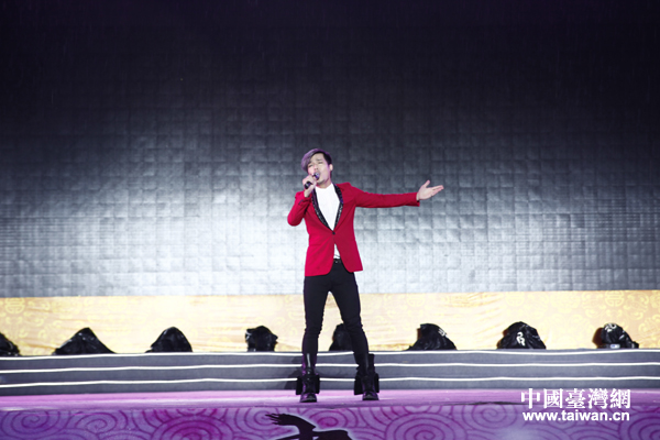 澳門青年歌手彭永琛演唱原創(chuàng)歌曲《中華青年頌》 澳門青年歌手彭永琛演唱原創(chuàng)歌曲《中華青年頌》