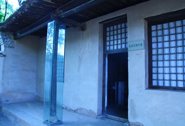 毛澤東宿辦室。(中國臺灣網 郭曉康攝) 毛澤東宿辦室。(中國臺灣網 郭曉康攝)