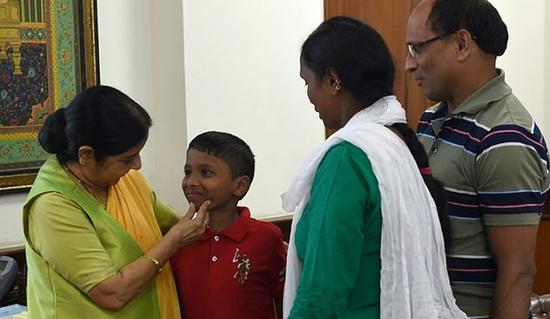 6�q��ͯ������������