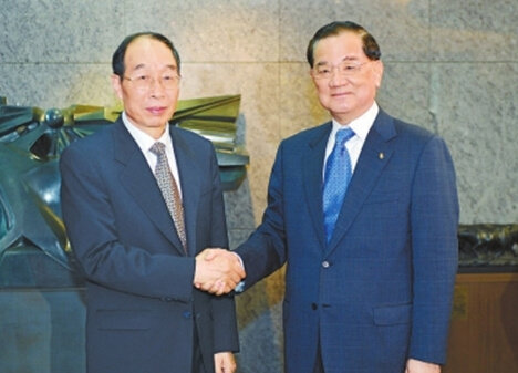 尤權在臺會見連戰連戰:兩岸一家親臺閩親上親