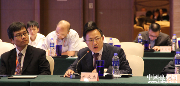 �ɰ��W(xu��)�ߡ�����Մ��ɽ˼���c�ɰ��P(gu��n)ϵ��ƽ�l(f��)չ