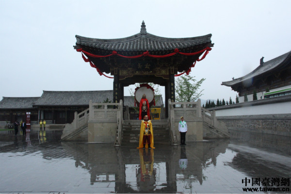 ���{�ɰ����r�׵����g�����Y��ɽ����ƽ�e��